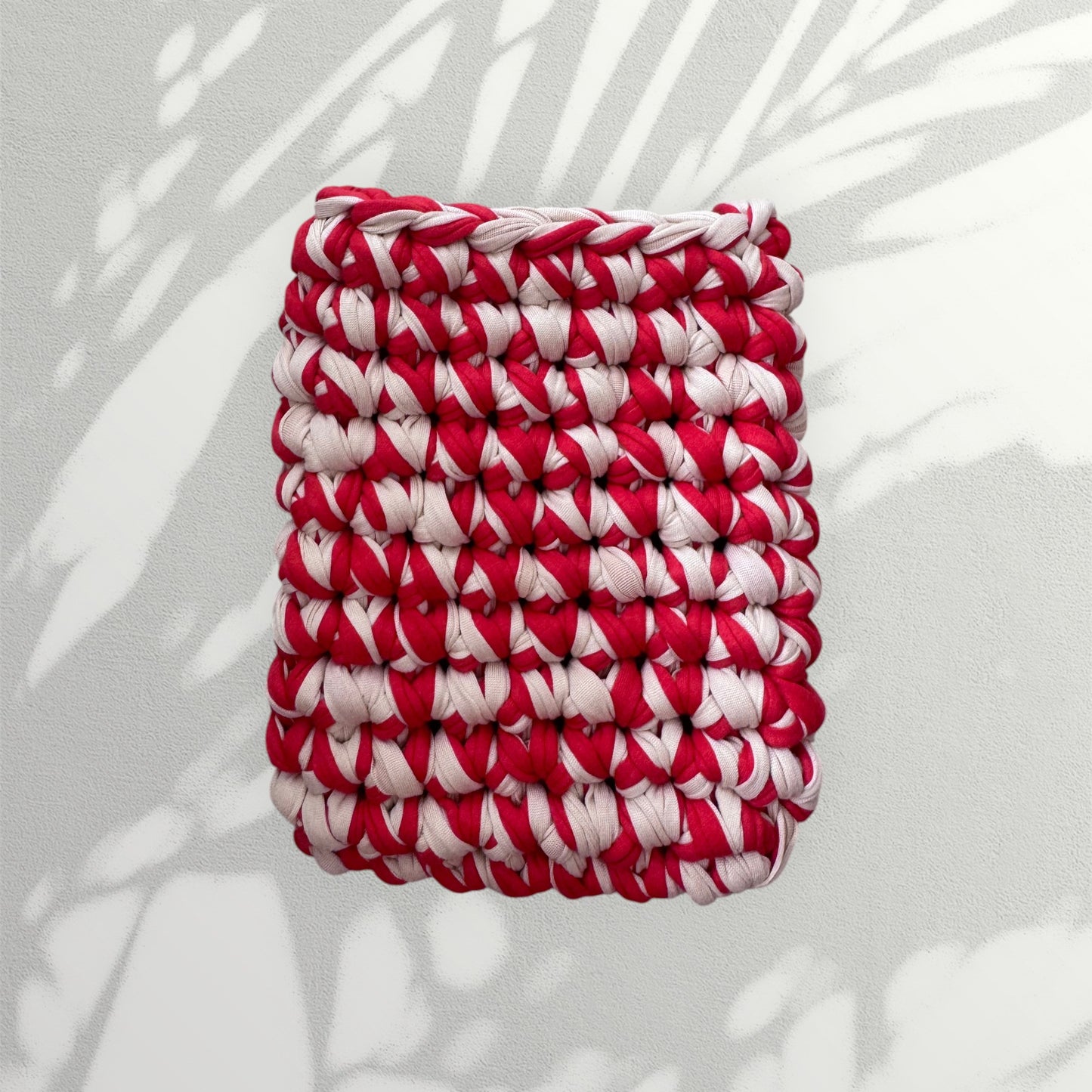 "L'Endormi" E-reader sleeve for Kindle, Red and Beige